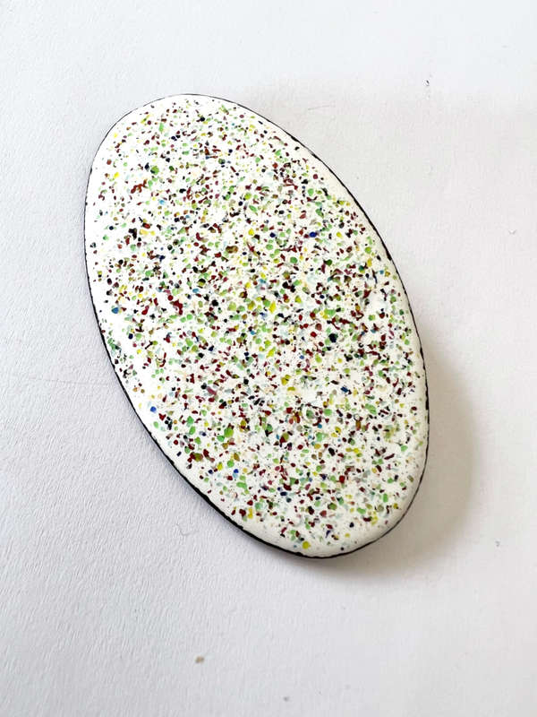 Brooch- Oval Enamel with different colour sprinkles ML1812