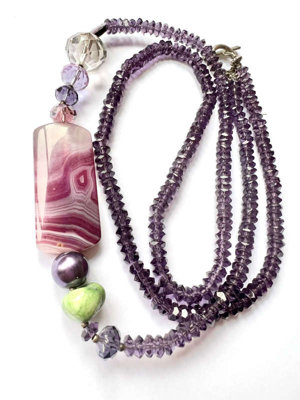 Necklace - Long Purple Glass Crystal Beads T Clasp ML1820