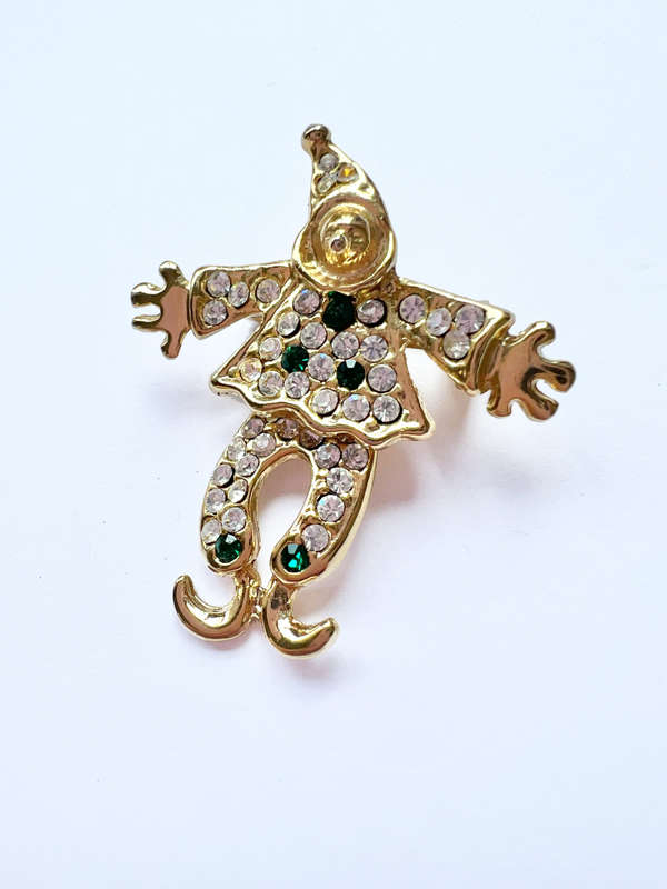 Brooch - Gold Tone Vintage Clown with movable body. Clear & Green Rhinestones ML1847
