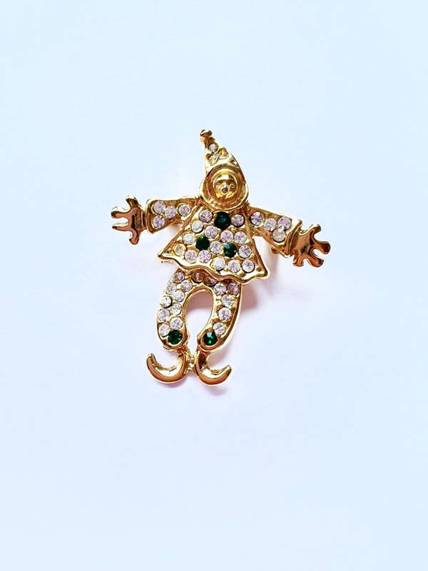Brooch - Gold Tone Vintage Clown with movable body. Clear & Green Rhinestones ML1847