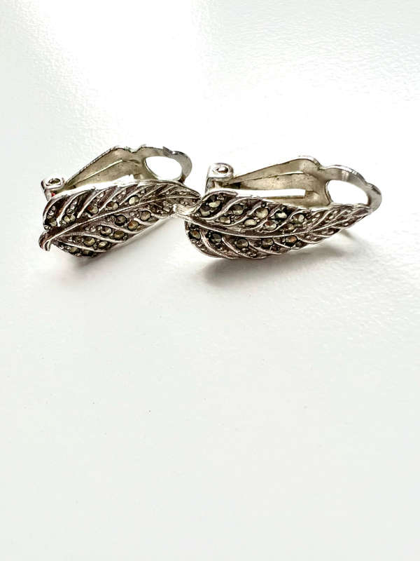 Earrings - Vintage Small Leaf Shape. Marcasite Silver Tone ML1866