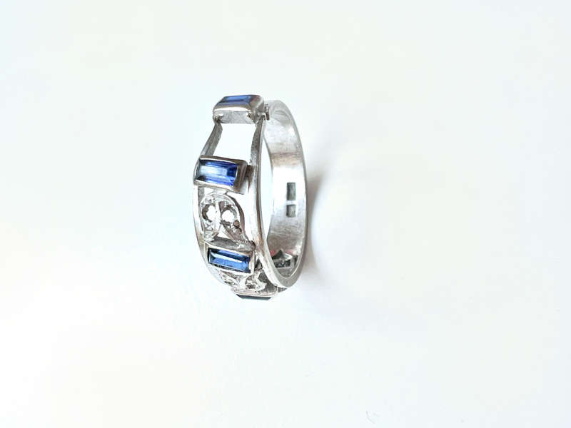 Ring - Vintage 925 Silver with Blue Rectangle and Hollow Floral Pattern ML1912