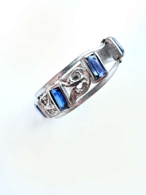 Ring - Vintage 925 Silver with Blue Rectangle and Hollow Floral Pattern ML1912