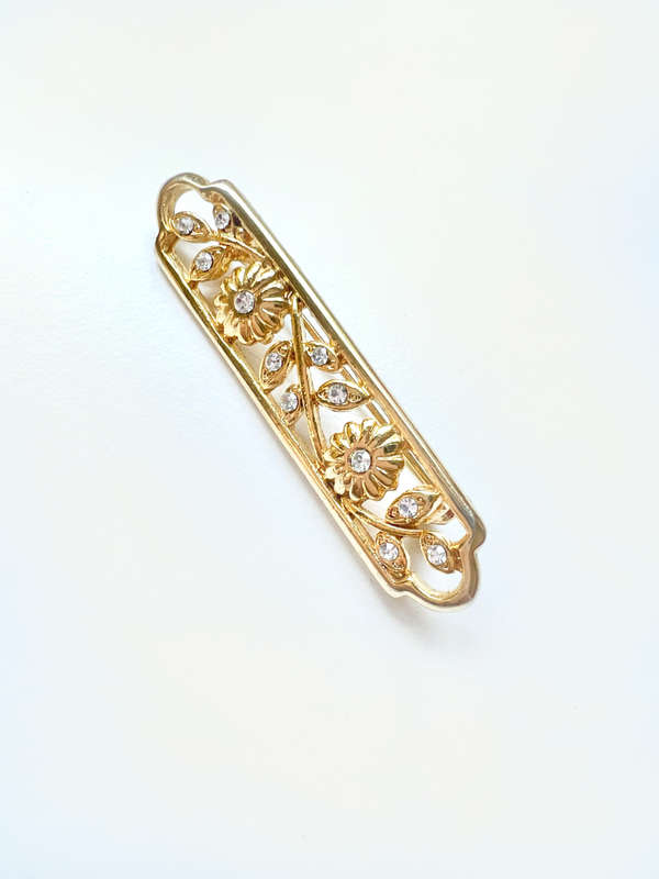 Brooch - Vintage Gold Tone Design, Floral Vines with Small Diamantes ML1913