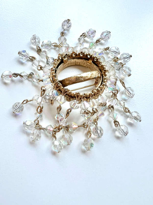 Brooch - Vintage Gold Tone, Circle Dangle Chandelier Design ML1916
