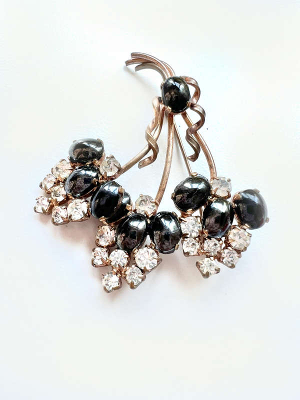 Brooch - Vintage Bronze Metal Colour. Smokey Black Grey Beads and Diamantes ML1923