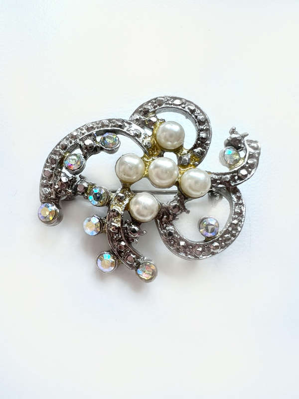 Brooch - Vintage Swirl Marcasite, Faux Pearls and Faux Crystal Design ML1924
