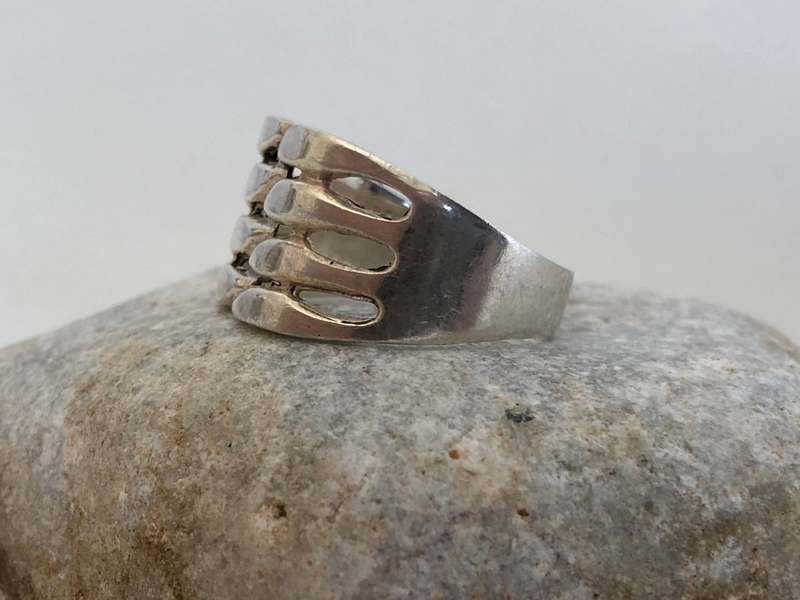 Ring - Interlinking Design Size V ML329