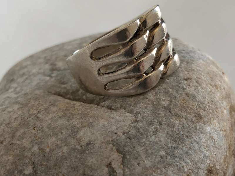 Ring - Interlinking Design Size V ML329