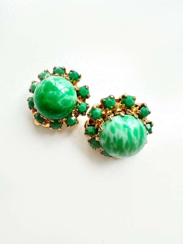 Earrings - Vintage Gold Tone Green Stone Flower Clip On Design ML1961