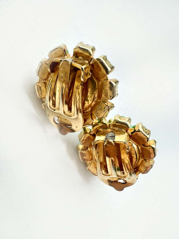 Earrings - Vintage Gold Tone Green Stone Flower Clip On Design ML1961