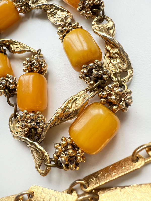 Necklace - Vintage Gold Tone, Amber Coloured Beads with Gold Tone Charms in between each Bead ML1962