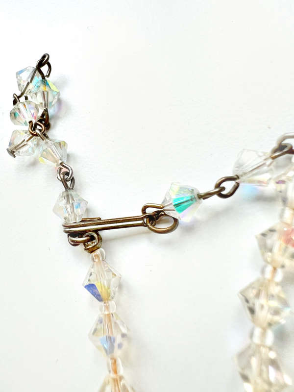 Necklace - Vintage Crystal Design. Large Crystal hanging in Centre of Necklace ML1970