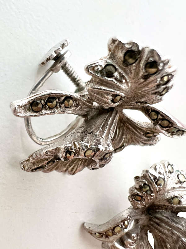 Earrings - Vintage Silver Tone Marcasite Earrings Screw Ons ML1971