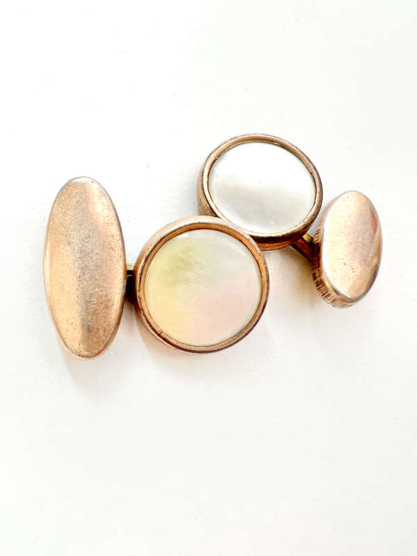 Cufflinks - Vintage Round Mother of Pearl Oval Cufflinks. Gold Tone ML1982