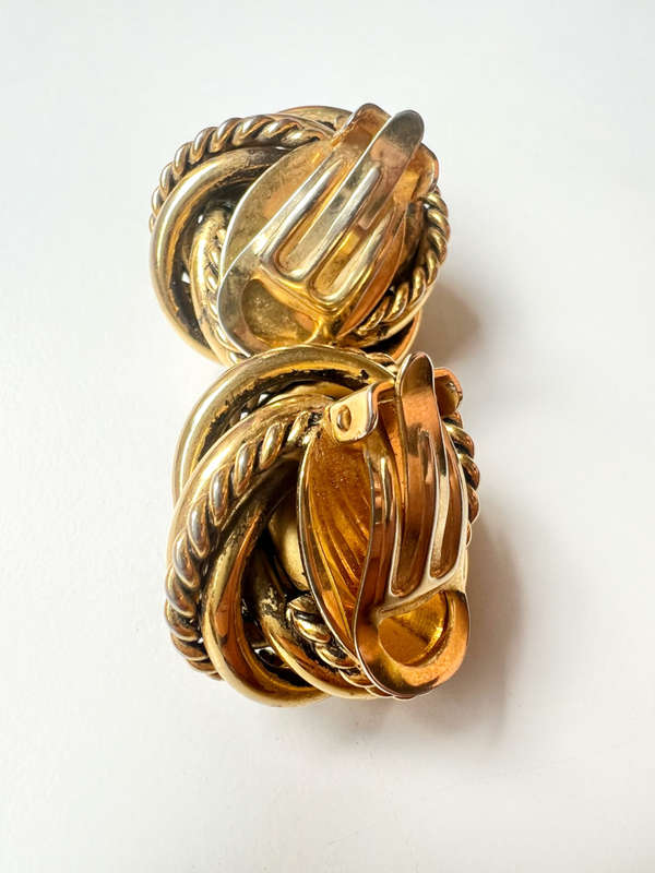 Earrings - Vintage Gold Tone with Faux Pearl Loveknot Design With Faux Pearl in Centre ML1991