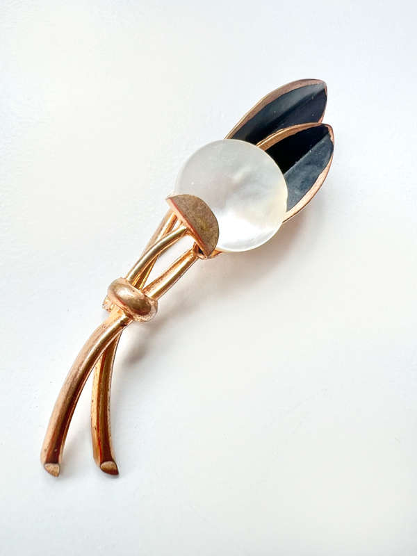 Brooch - Vintage Copper Tone Brooch with 2 Black Leaves etched in Copper Colour with Mother of Pe...