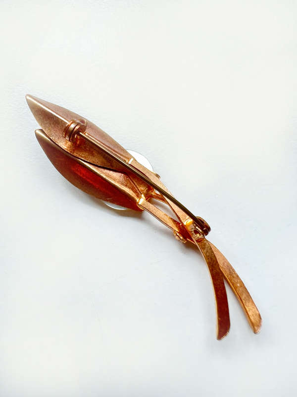 Brooch - Vintage Copper Tone Brooch with 2 Black Leaves etched in Copper Colour with Mother of Pe...