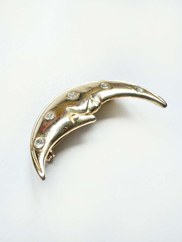 Brooch - Vintage Gold Tone Brooch. Crescent Moon with Diamantes ML1995