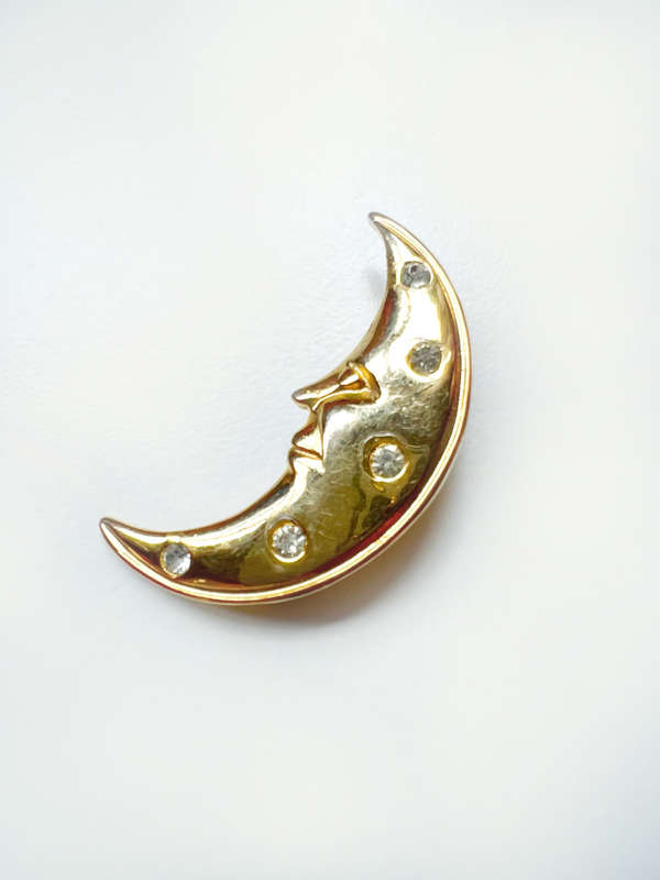 Brooch - Vintage Gold Tone Brooch. Crescent Moon with Diamantes ML1995