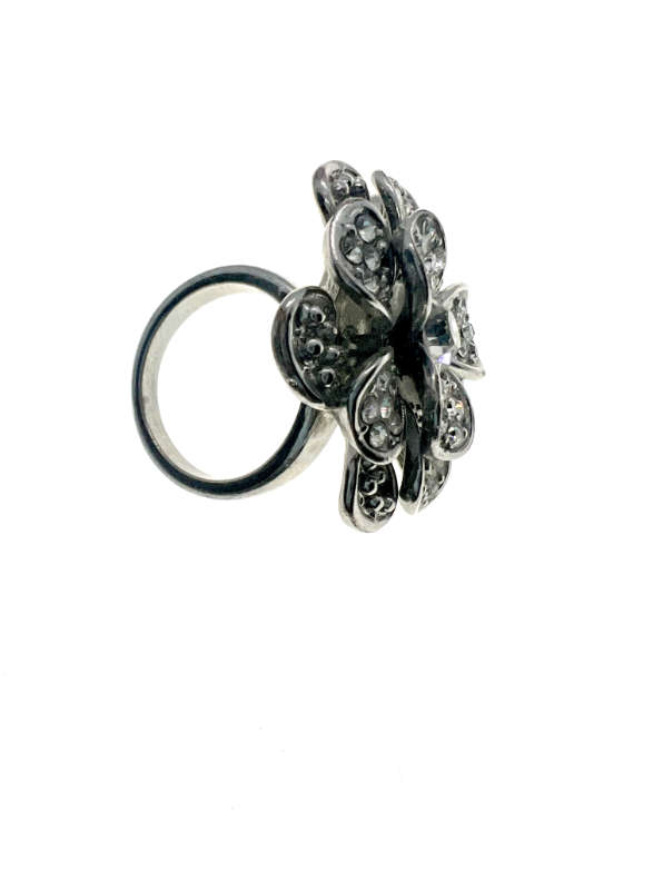Ring - Vintage Silver Tone Cocktail Cluster Flower Ring - ML2202