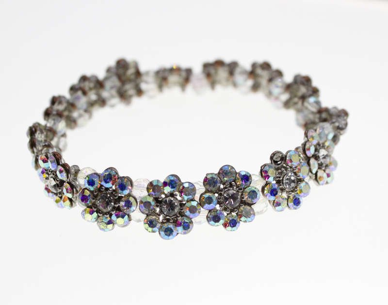 Bracelet - Vintage Silver Tone Diamante Flower Design Bracelet - ML2305