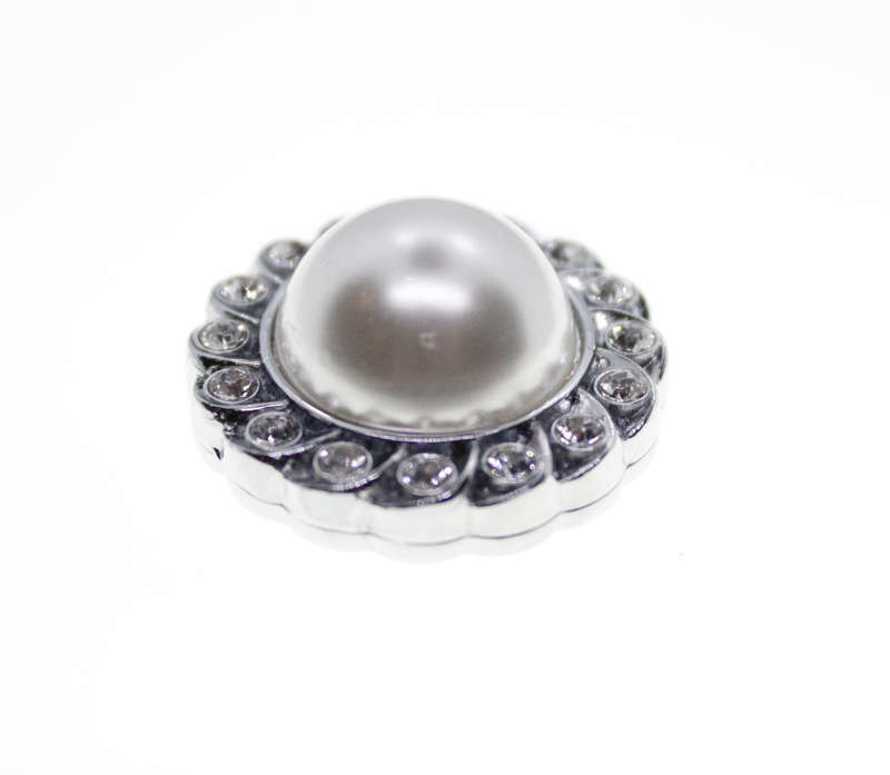Brooch - Fashion Magnet Brooch with Large Faux Pearl Surrounded by Diamantes - ML2323
