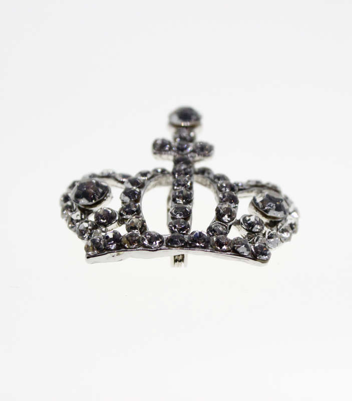 Brooch - Fashion Silver Tone Crown Brooch with Large and Small Diamantes - ML2326