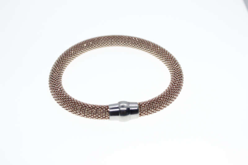 Bracelet - Fashion Gold Tone, Magnetic Mesh Design Bracelet - ML2341