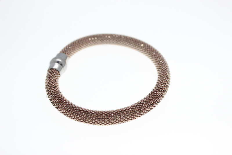 Bracelet - Fashion Gold Tone, Magnetic Mesh Design Bracelet - ML2341