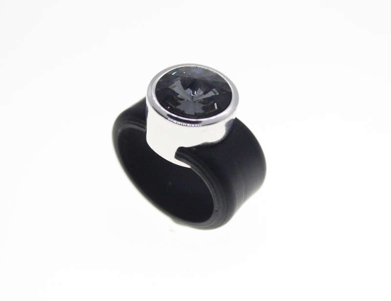 Ring - Silver Tone Fashion Rubber Band Ring with Large Synthetic Smokey Stone - ML2355
