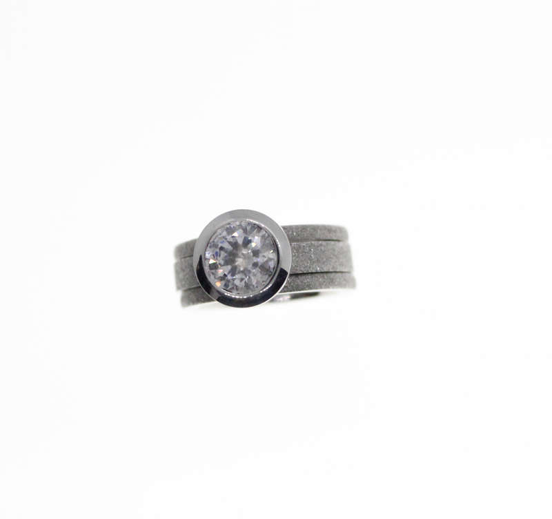 Ring - Fashion Stainless Steel Sparkle Diamante with 2 x Side Bands,Stamped Del Coursy - ML2359