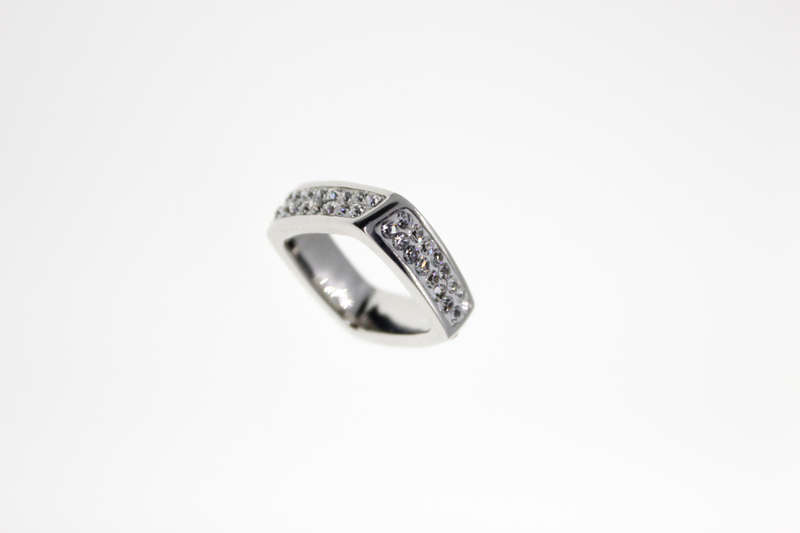 Ring - Fashion Silver Tone Rectangular Shape with Diamantes on a White base, Stamped Inori - ML2361