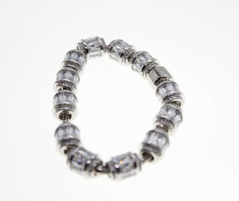 Bracelet - Fashion Barrel Style Silver Tone Bracelet with Crystal Beads with Parve Design - ML2363