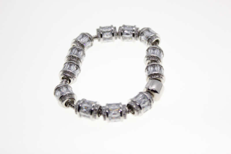 Bracelet - Fashion Barrel Style Silver Tone Bracelet with Crystal Beads with Parve Design - ML2363