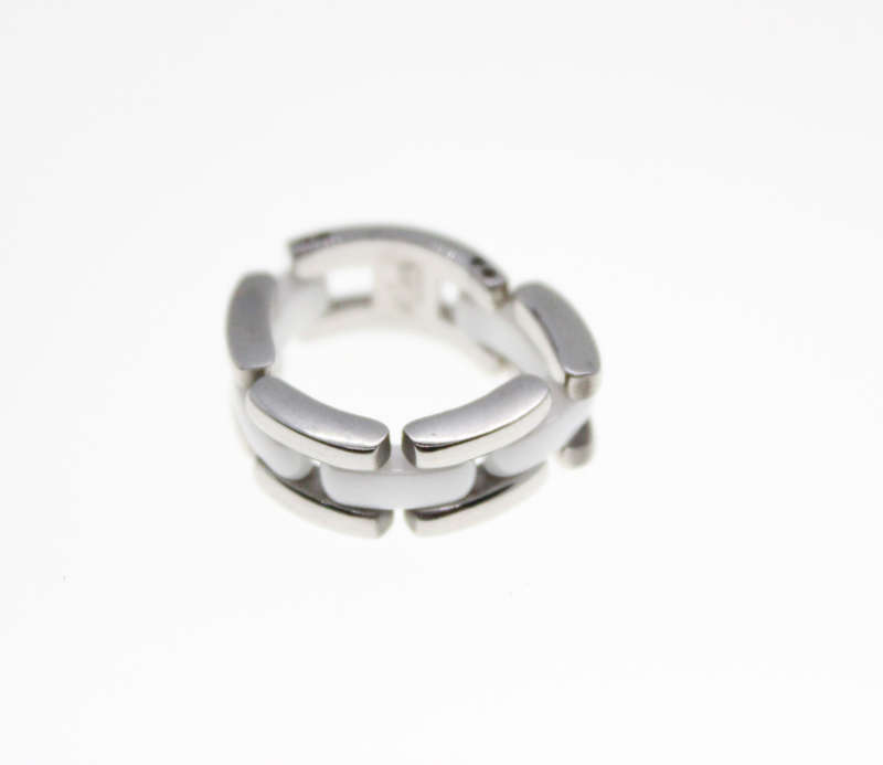 Ring - Fashion Silver Tone Link Style Ring with White Links Between, Stamped Del Coursy - ML2364