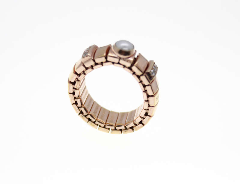 Ring - Fashion Bronze Tone Stretch, 6 Diamantes with Centre Faux Pearl, Stamped Nomination - ML2372