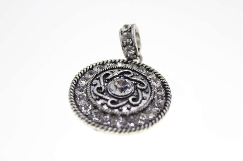 Pendant - Fashion Silver Tone Disc Pendant, Large Centre Diamante, Small Diamantes - ML2380