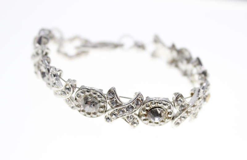 Bracelet - Silver Tone Noughts and Crosses Bracelet with Diamantes - ML2407