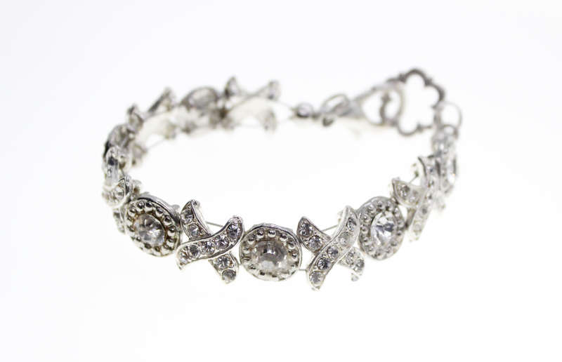 Bracelet - Silver Tone Noughts and Crosses Bracelet with Diamantes - ML2407