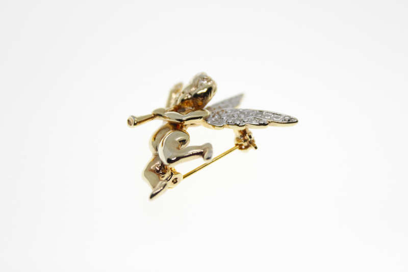 Brooch - Vintage Gold Tone Cherub Angel Playing Flute with Silver Wings - ML2417