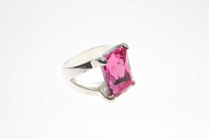 Ring - Vintage Silver Tone Split Band with Pink Glass Bead - ML2419