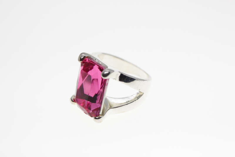 Ring - Vintage Silver Tone Split Band with Pink Glass Bead - ML2419