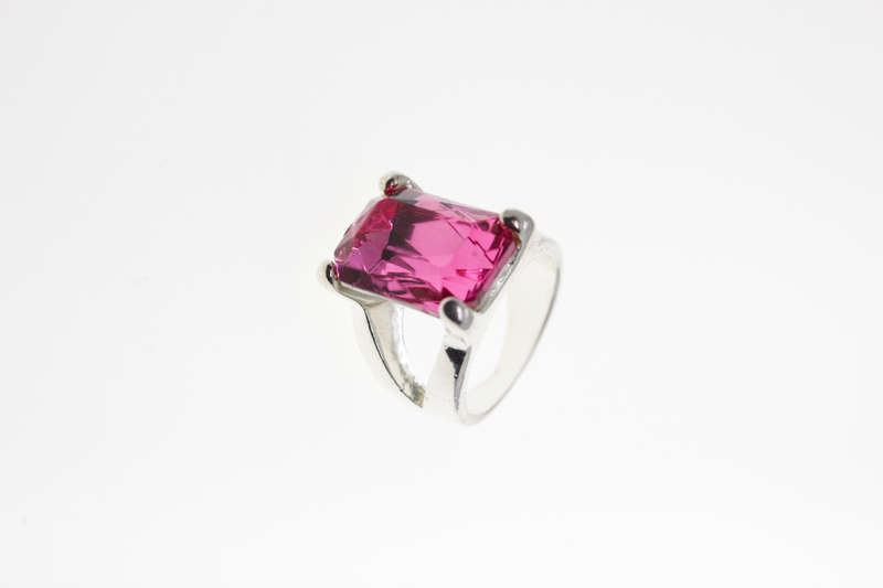 Ring - Vintage Silver Tone Split Band with Pink Glass Bead - ML2419