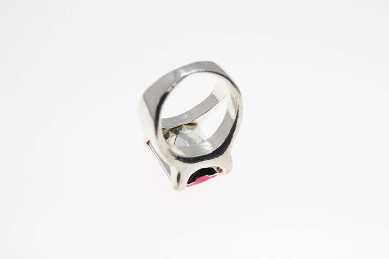 Ring - Vintage Silver Tone Split Band with Pink Glass Bead - ML2419