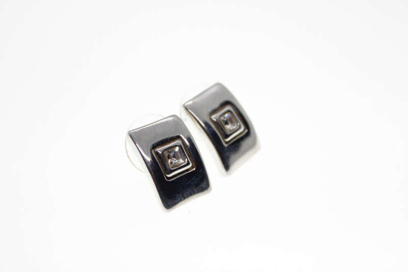 Earrings - Vintage Silver Tone Rectangular Shape Earrings with Centre Square Diamante - ML2428