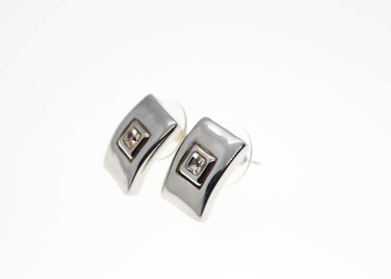 Earrings - Vintage Silver Tone Rectangular Shape Earrings with Centre Square Diamante - ML2428