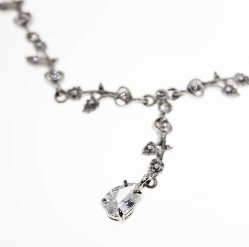 Necklace - Vintage Silver Tone with Diamantes with Leaves and Flowers and Hanging Teardrop - ML2429