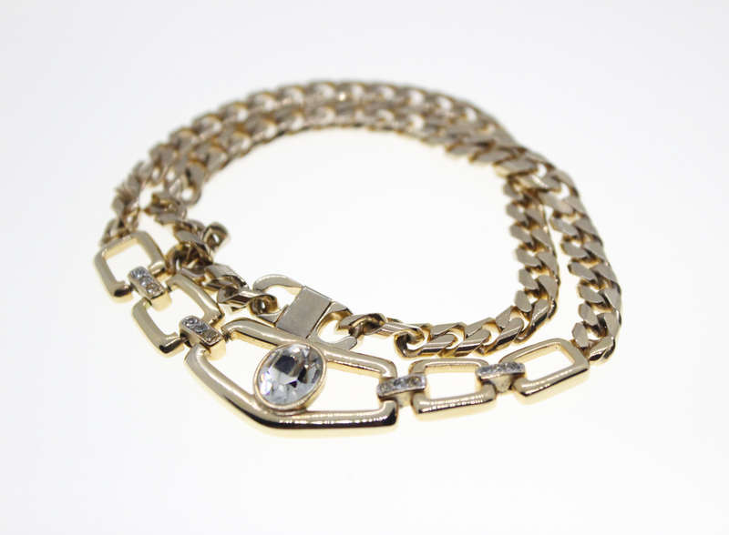 Necklace - Gold Tone Choker with Centre Design Oval Glass Bead and Links with Parve - ML2431