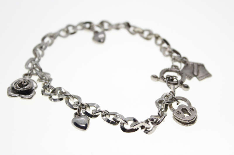 Bracelet - Vintage Silver Tone Charm Bracelet with T Bar Clasp - ML2438